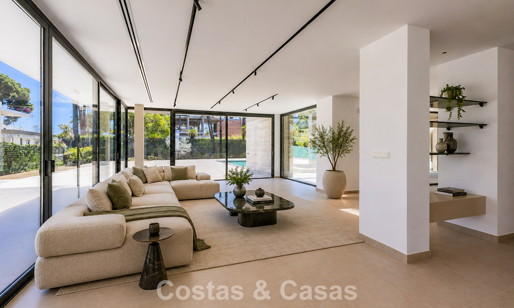 New, exclusive, turnkey modern villa for sale in a beachside area near San Pedro, Marbella 803596