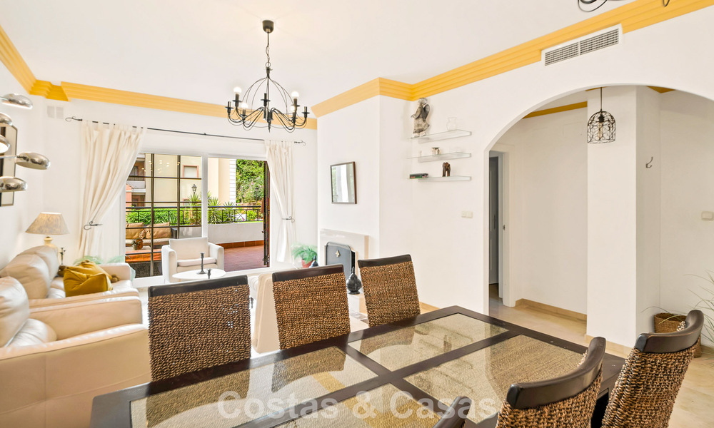 Spacious apartment with generous terrace for sale within walking distance of amenities in Aloha, Nueva Andalucía, Marbella 803618