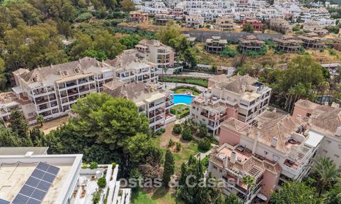 Spacious apartment with generous terrace for sale within walking distance of amenities in Aloha, Nueva Andalucía, Marbella 803619