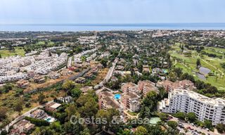 Spacious apartment with generous terrace for sale within walking distance of amenities in Aloha, Nueva Andalucía, Marbella 803621 