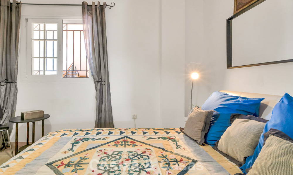 Spacious apartment with generous terrace for sale within walking distance of amenities in Aloha, Nueva Andalucía, Marbella 803633