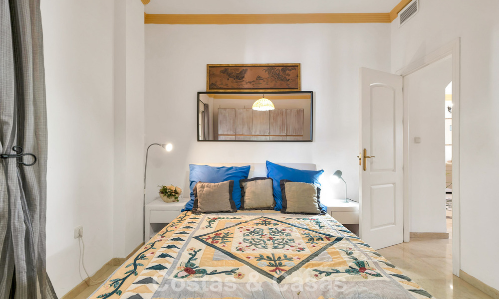 Spacious apartment with generous terrace for sale within walking distance of amenities in Aloha, Nueva Andalucía, Marbella 803634