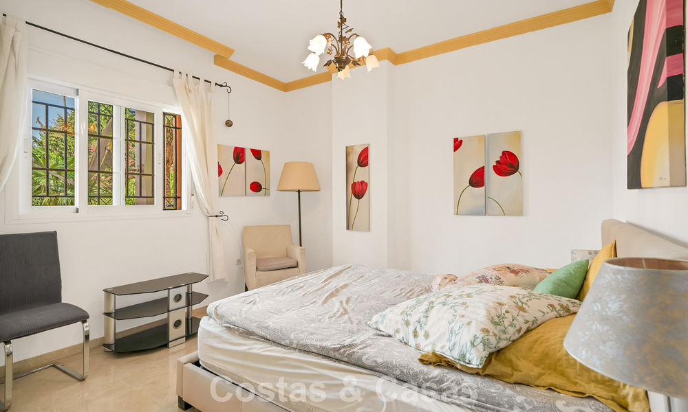 Spacious apartment with generous terrace for sale within walking distance of amenities in Aloha, Nueva Andalucía, Marbella 803639