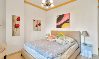 Spacious apartment with generous terrace for sale within walking distance of amenities in Aloha, Nueva Andalucía, Marbella 803640 
