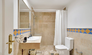 Spacious apartment with generous terrace for sale within walking distance of amenities in Aloha, Nueva Andalucía, Marbella 803644 