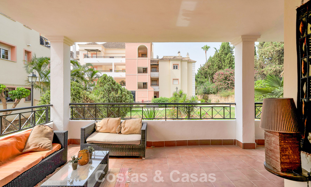 Spacious apartment with generous terrace for sale within walking distance of amenities in Aloha, Nueva Andalucía, Marbella 803655