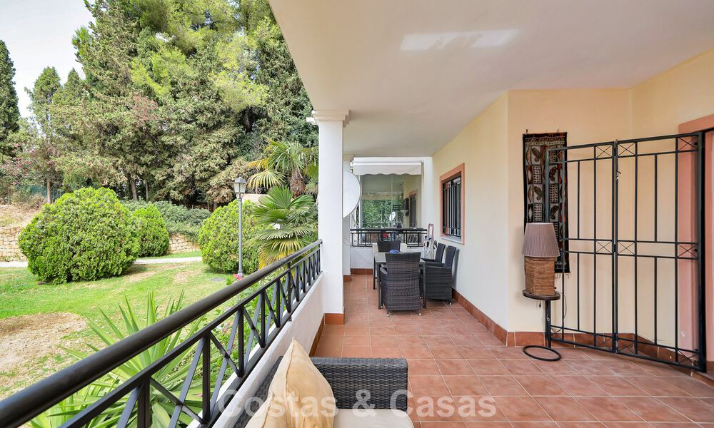 Spacious apartment with generous terrace for sale within walking distance of amenities in Aloha, Nueva Andalucía, Marbella 803661