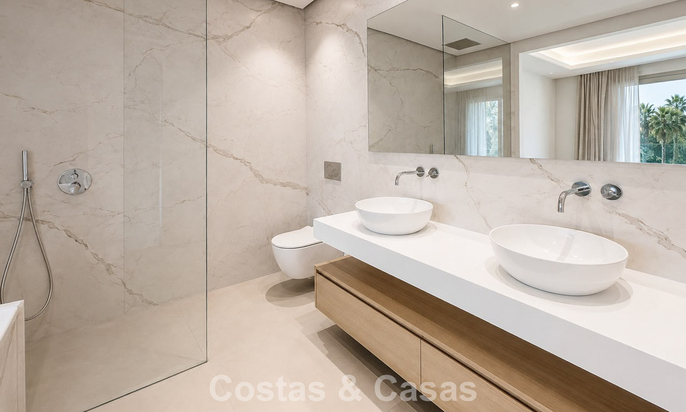 Move-in ready, prestigious modern 3-bedroom apartment for sale on Marbella’s Golden Mile 803781