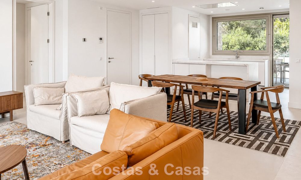 Move-in ready, prestigious modern 3-bedroom apartment for sale on Marbella’s Golden Mile 803788