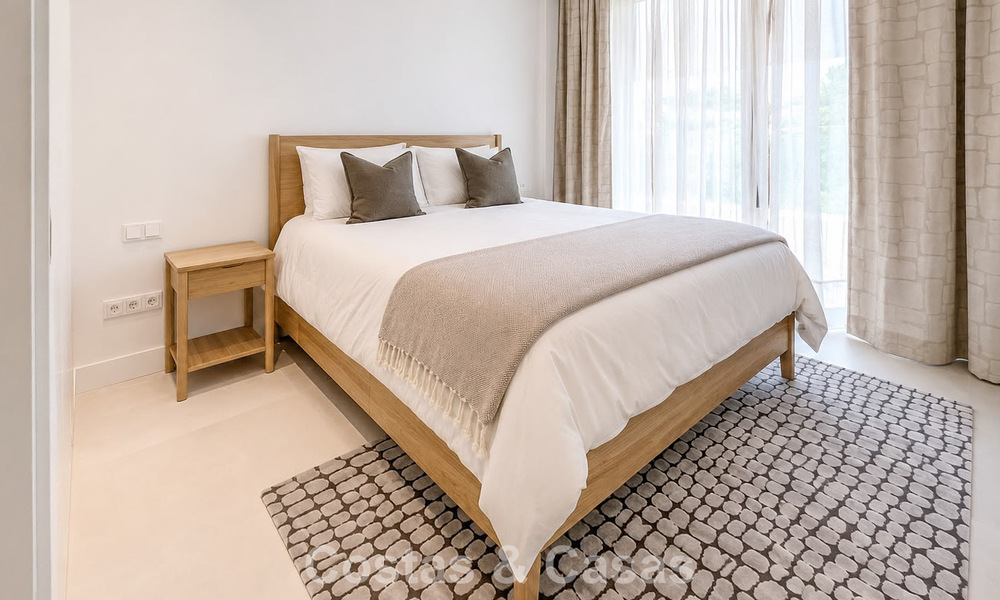 Move-in ready, prestigious modern 3-bedroom apartment for sale on Marbella’s Golden Mile 803791