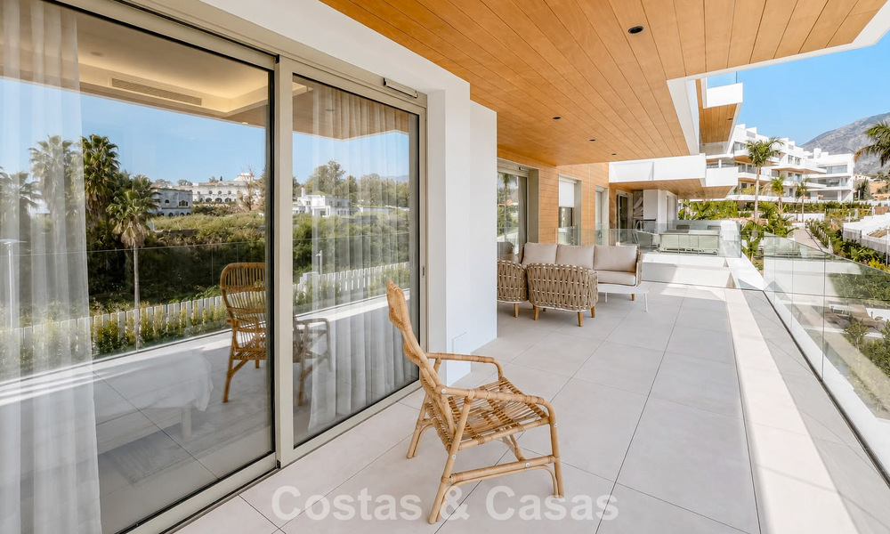 Move-in ready, prestigious modern 3-bedroom apartment for sale on Marbella’s Golden Mile 803813