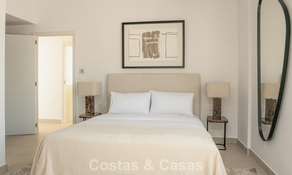 Boutique penthouse for sale within walking distance of amenities and Puerto Banús in Nueva Andalucía, Marbella 803820