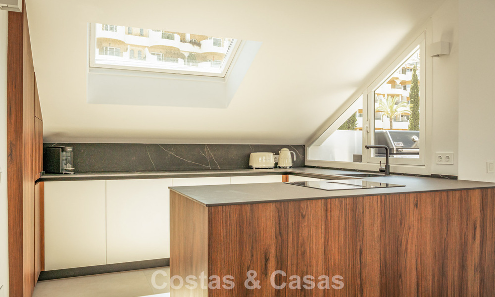 Boutique penthouse for sale within walking distance of amenities and Puerto Banús in Nueva Andalucía, Marbella 803824