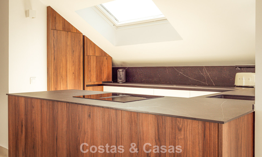 Boutique penthouse for sale within walking distance of amenities and Puerto Banús in Nueva Andalucía, Marbella 803827