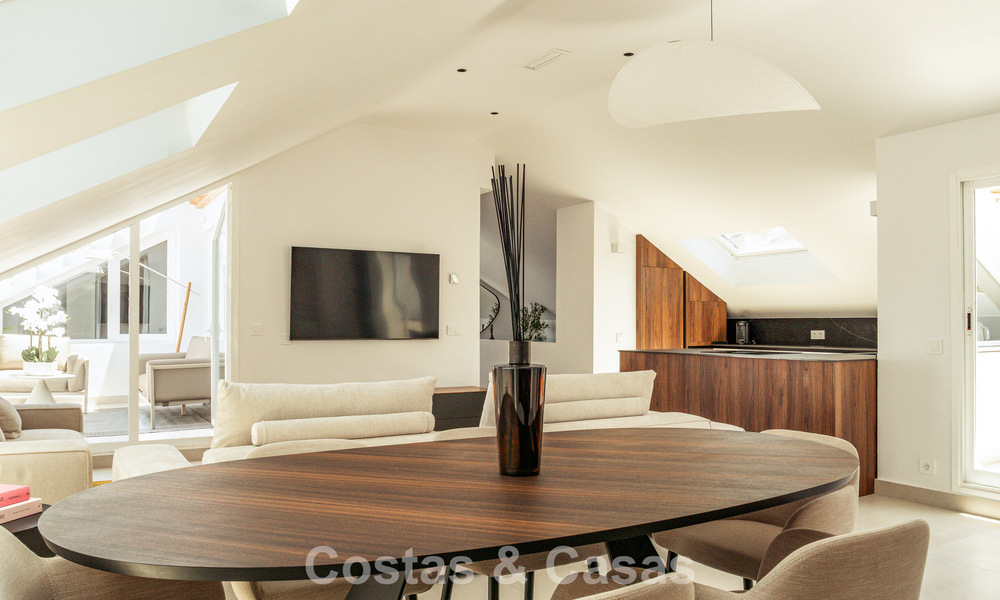 Boutique penthouse for sale within walking distance of amenities and Puerto Banús in Nueva Andalucía, Marbella 803828