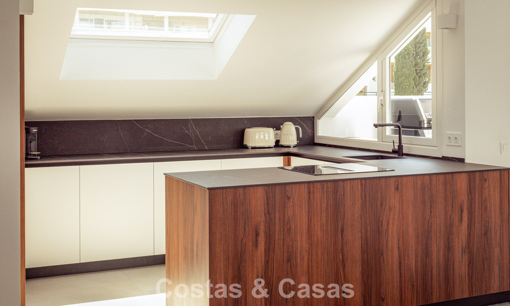 Boutique penthouse for sale within walking distance of amenities and Puerto Banús in Nueva Andalucía, Marbella 803832
