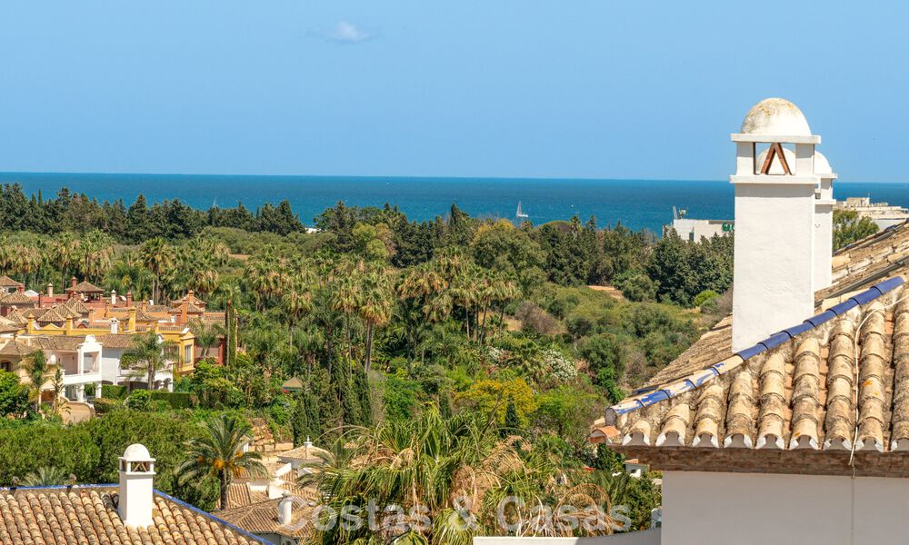 Boutique penthouse for sale within walking distance of amenities and Puerto Banús in Nueva Andalucía, Marbella 803835
