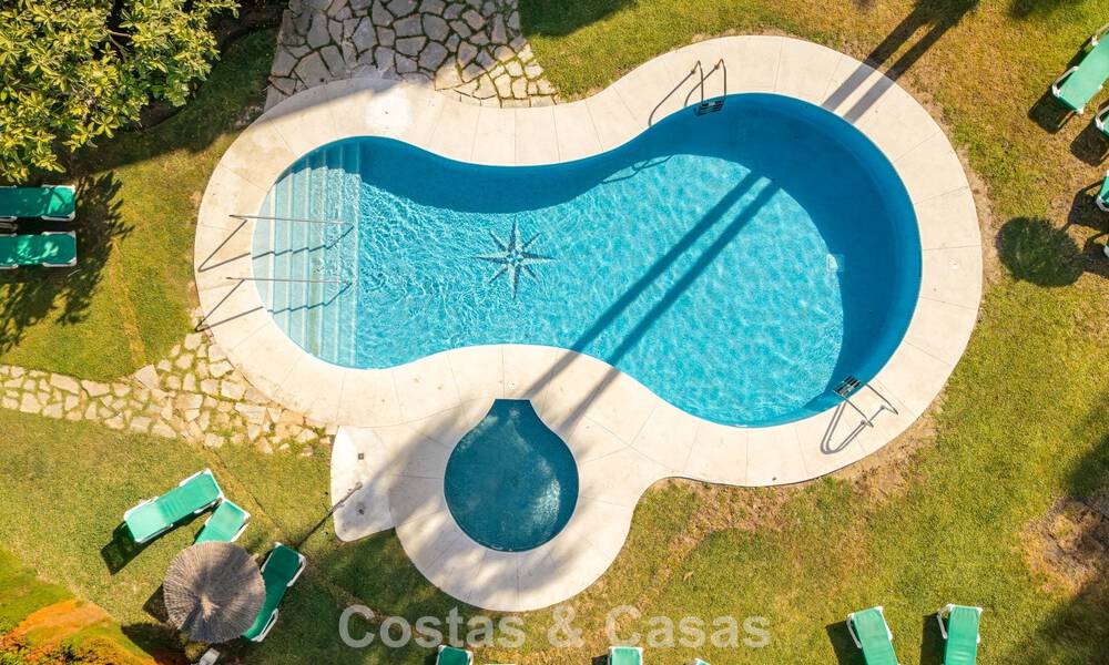 Boutique penthouse for sale within walking distance of amenities and Puerto Banús in Nueva Andalucía, Marbella 803844