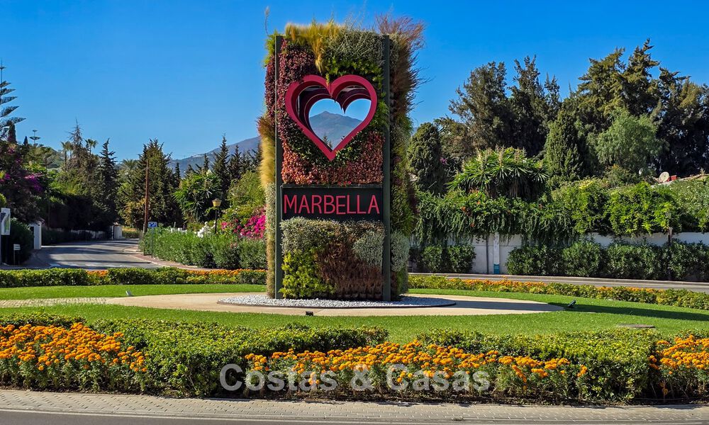 Boutique penthouse for sale within walking distance of amenities and Puerto Banús in Nueva Andalucía, Marbella 804110