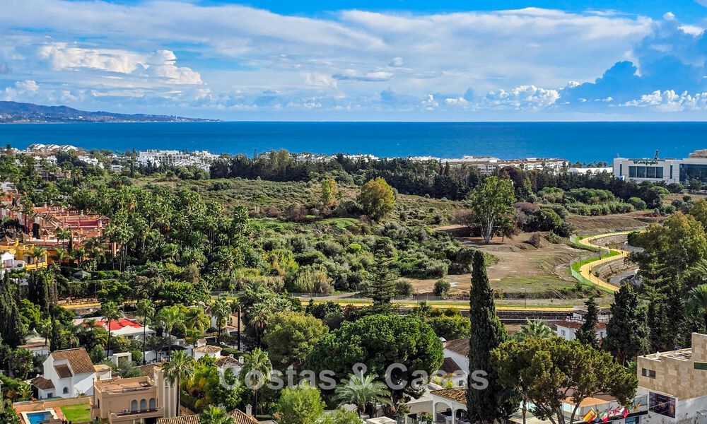 Boutique penthouse for sale within walking distance of amenities and Puerto Banús in Nueva Andalucía, Marbella 804111