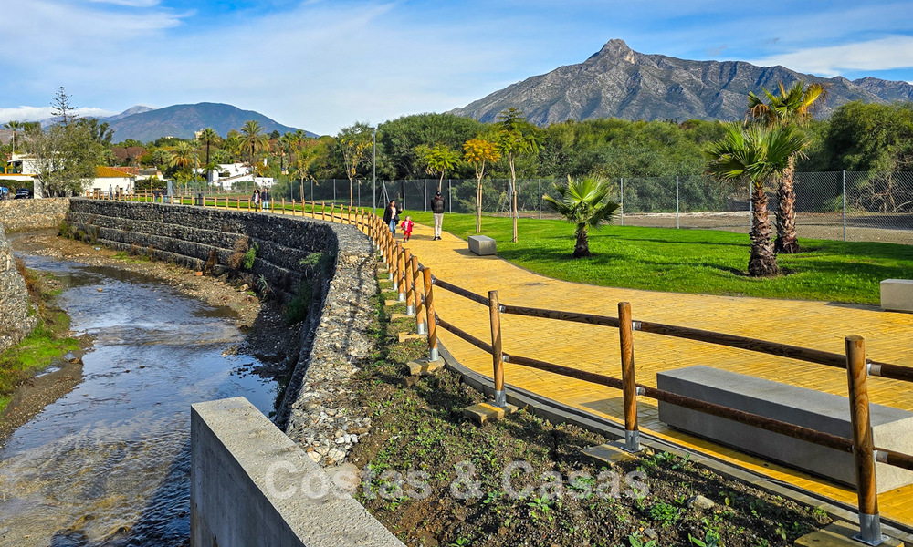 Boutique penthouse for sale within walking distance of amenities and Puerto Banús in Nueva Andalucía, Marbella 804112