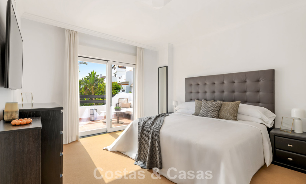 Exclusive semi-detached home with rooftop terrace for sale on Marbella's Golden Mile 803858