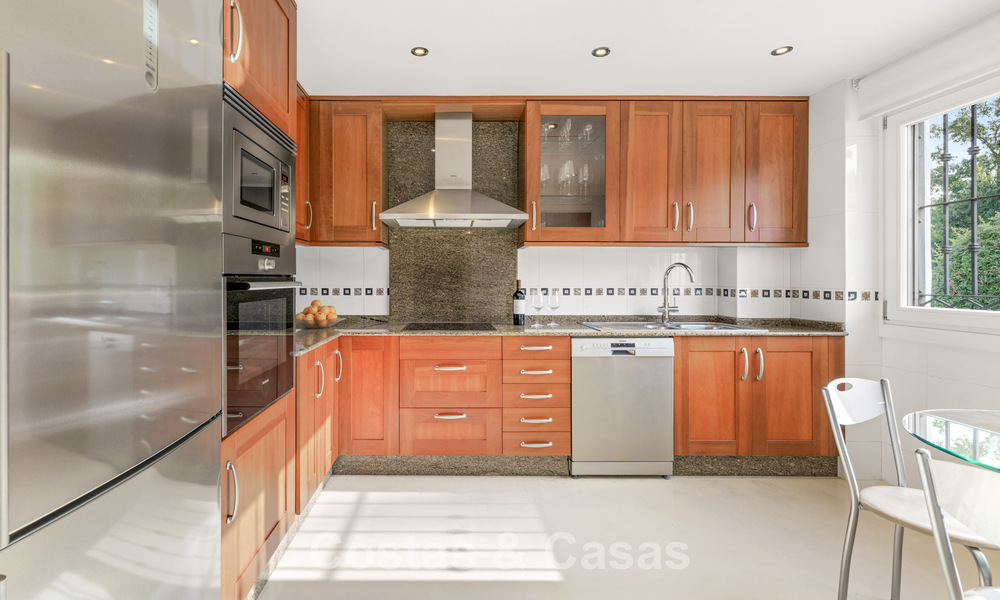 Exclusive semi-detached home with rooftop terrace for sale on Marbella's Golden Mile 803874