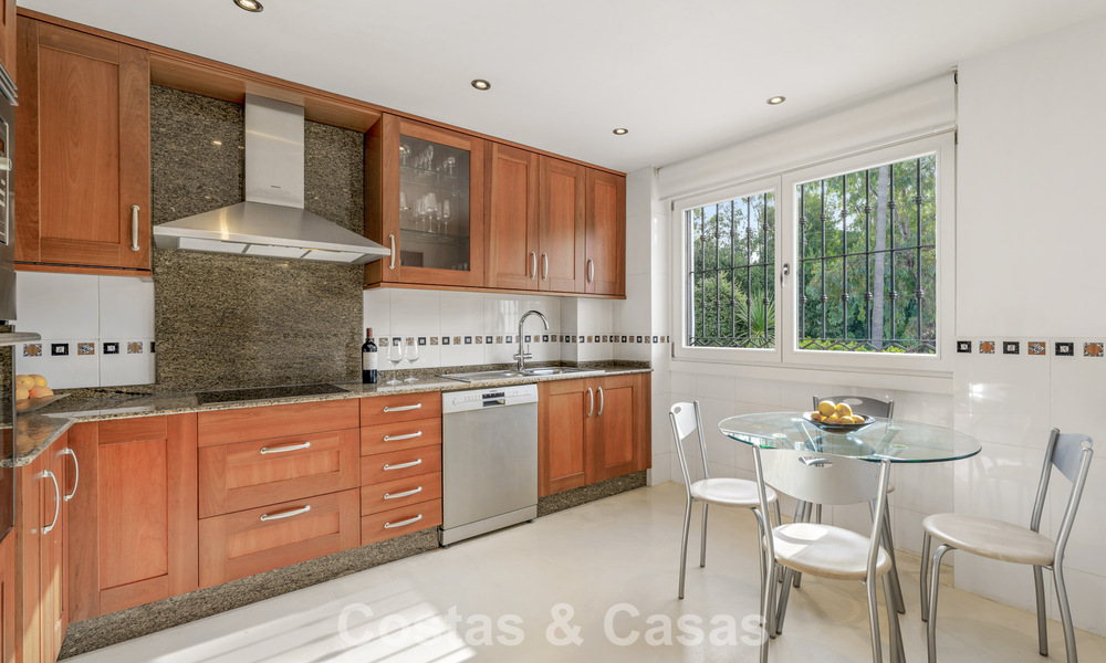 Exclusive semi-detached home with rooftop terrace for sale on Marbella's Golden Mile 803877