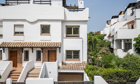 Exclusive semi-detached home with rooftop terrace for sale on Marbella's Golden Mile 803882