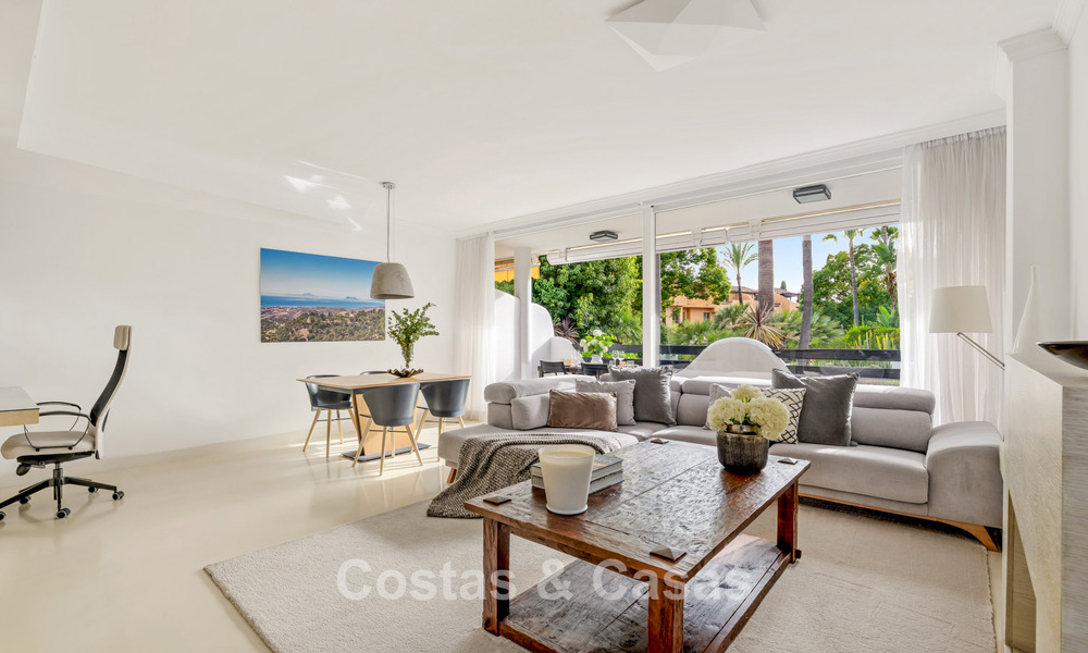 Exclusive semi-detached home with rooftop terrace for sale on Marbella's Golden Mile 803904