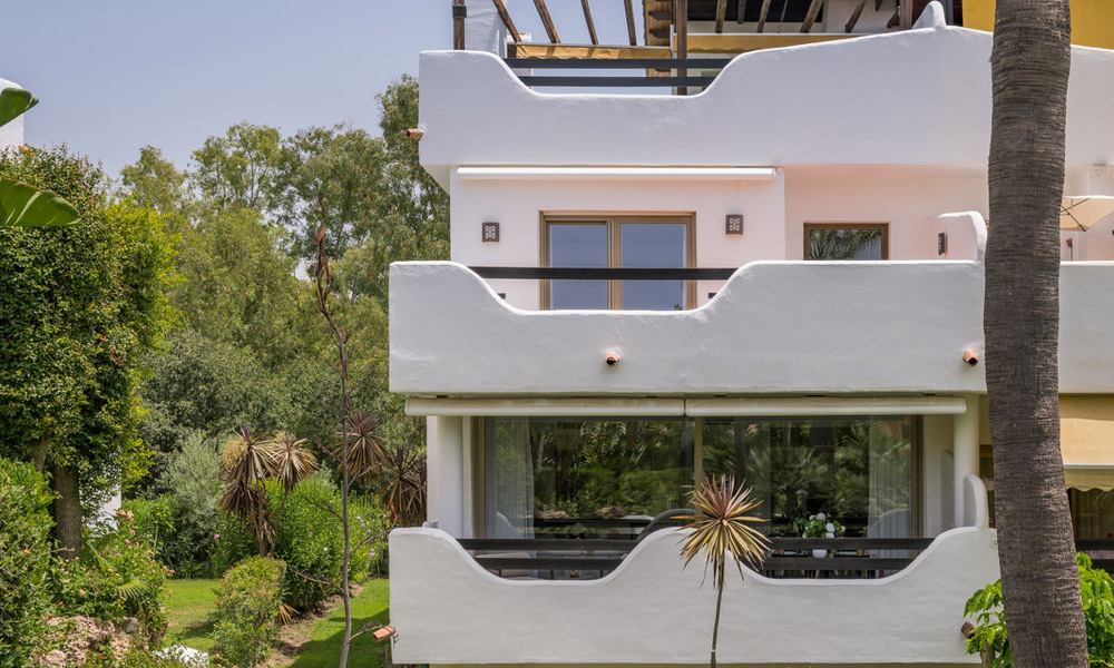 Exclusive semi-detached home with rooftop terrace for sale on Marbella's Golden Mile 803909