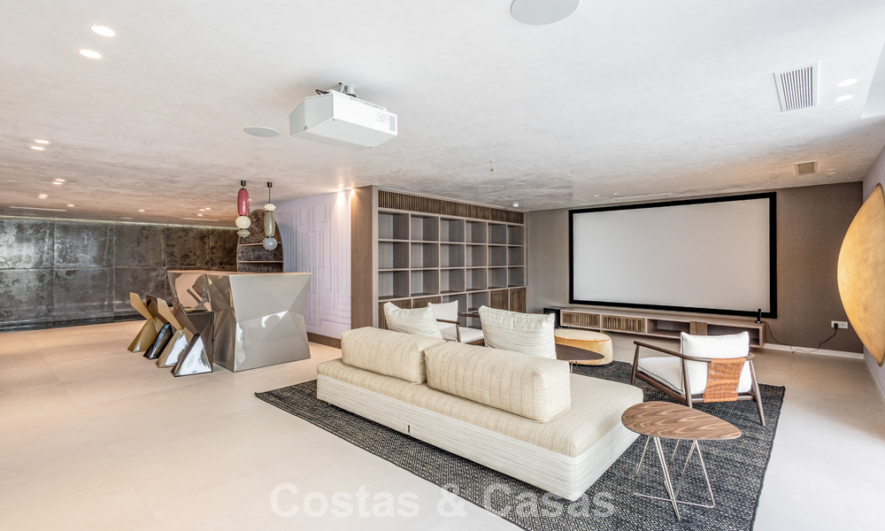 Advanced contemporary luxury beachfront villa for sale in San Pedro, Marbella 803667