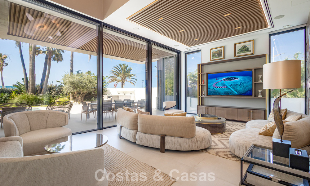 Advanced contemporary luxury beachfront villa for sale in San Pedro, Marbella 803671