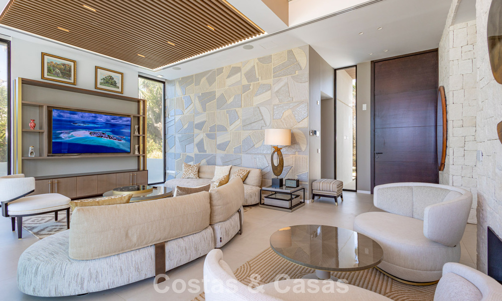 Advanced contemporary luxury beachfront villa for sale in San Pedro, Marbella 803672