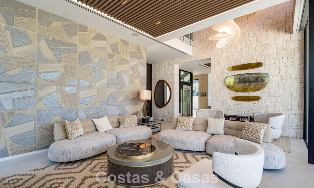 Advanced contemporary luxury beachfront villa for sale in San Pedro, Marbella 803674