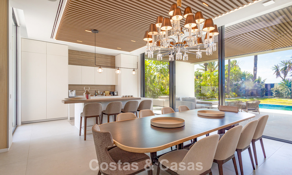 Advanced contemporary luxury beachfront villa for sale in San Pedro, Marbella 803677