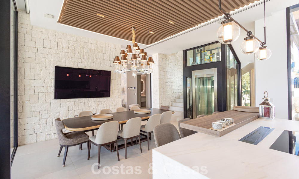 Advanced contemporary luxury beachfront villa for sale in San Pedro, Marbella 803678