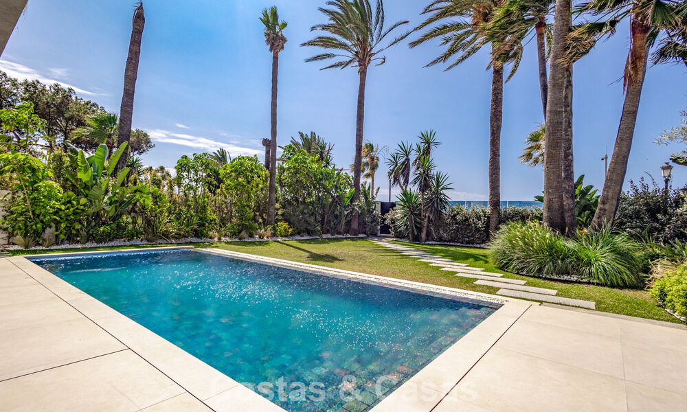 Advanced contemporary luxury beachfront villa for sale in San Pedro, Marbella 803691