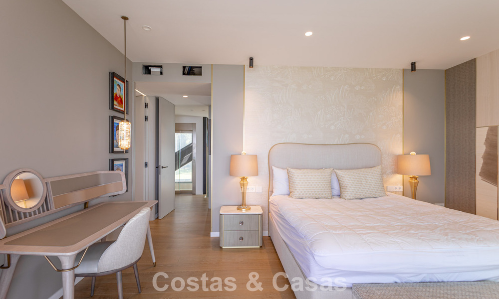 Advanced contemporary luxury beachfront villa for sale in San Pedro, Marbella 803694