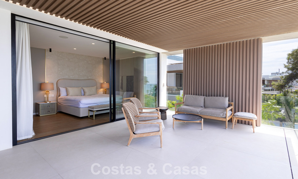 Advanced contemporary luxury beachfront villa for sale in San Pedro, Marbella 803695
