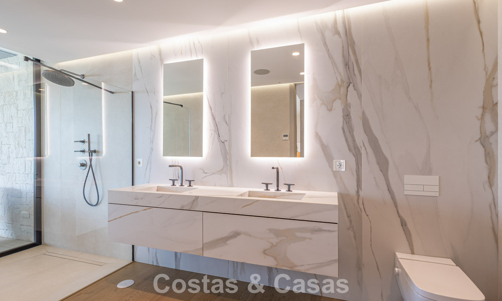 Advanced contemporary luxury beachfront villa for sale in San Pedro, Marbella 803698