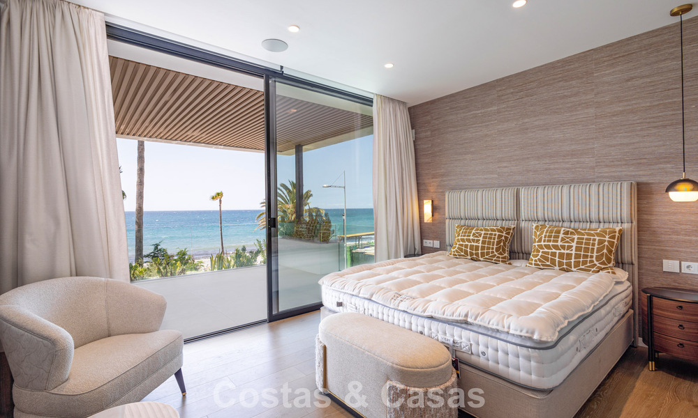 Advanced contemporary luxury beachfront villa for sale in San Pedro, Marbella 803699