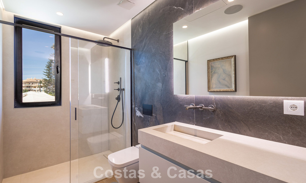 Advanced contemporary luxury beachfront villa for sale in San Pedro, Marbella 803700