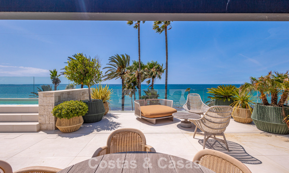 Advanced contemporary luxury beachfront villa for sale in San Pedro, Marbella 803703