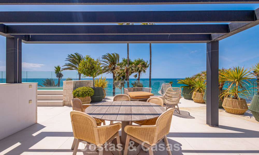 Advanced contemporary luxury beachfront villa for sale in San Pedro, Marbella 803704