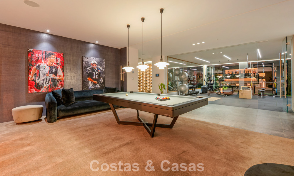 First-class luxury villa with breathtaking sea views for sale in a gated community in La Quinta, Marbella - Benahavís 803717
