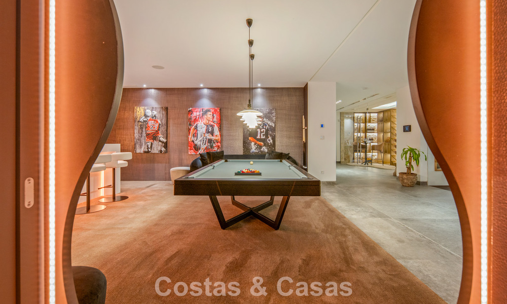 First-class luxury villa with breathtaking sea views for sale in a gated community in La Quinta, Marbella - Benahavís 803718
