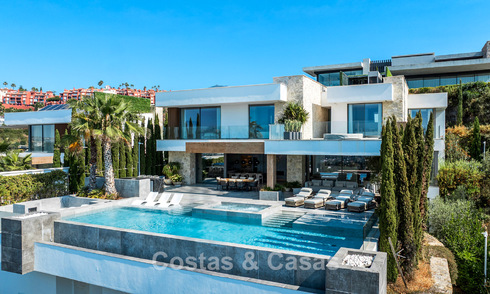First-class luxury villa with breathtaking sea views for sale in a gated community in La Quinta, Marbella - Benahavís 803721