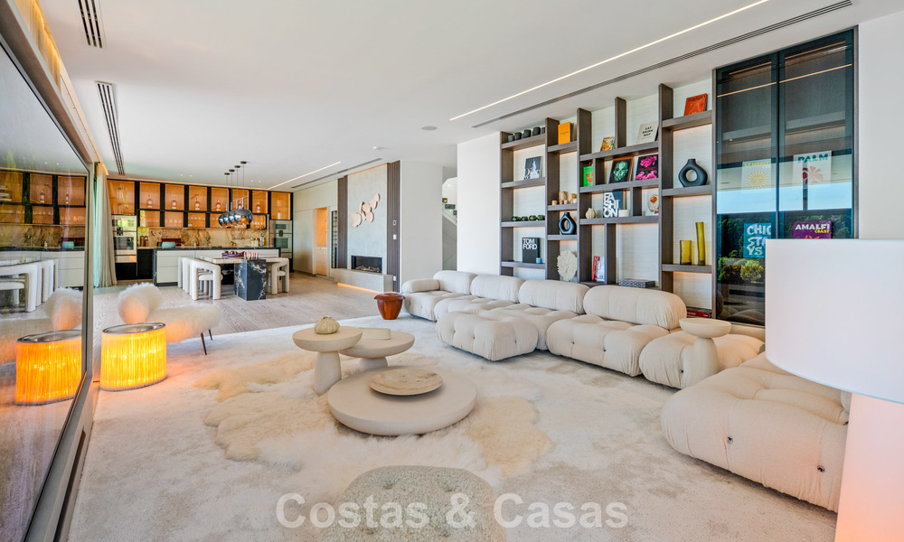 First-class luxury villa with breathtaking sea views for sale in a gated community in La Quinta, Marbella - Benahavís 803735