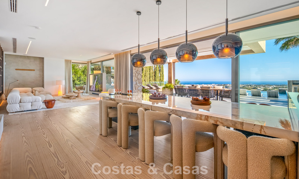 First-class luxury villa with breathtaking sea views for sale in a gated community in La Quinta, Marbella - Benahavís 803737